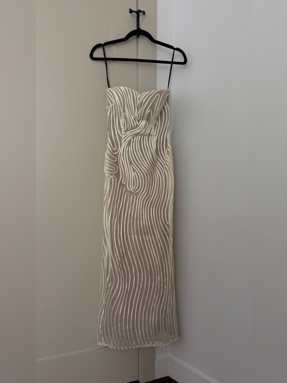 Michael Costello x REVOLVE Opal Midi Dress in Ivory & Beige Size S
